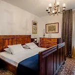 Apartmán Luxury In The Old Palace Sutivan