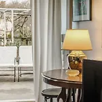 Luxury In The Old Palace Apartmán