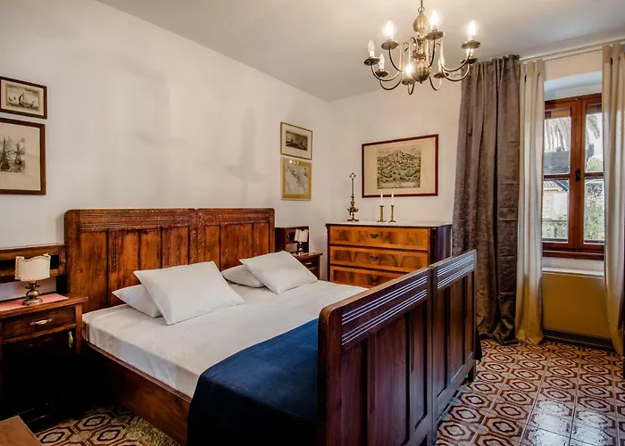 公寓 Luxury In The Old Palace 苏提万